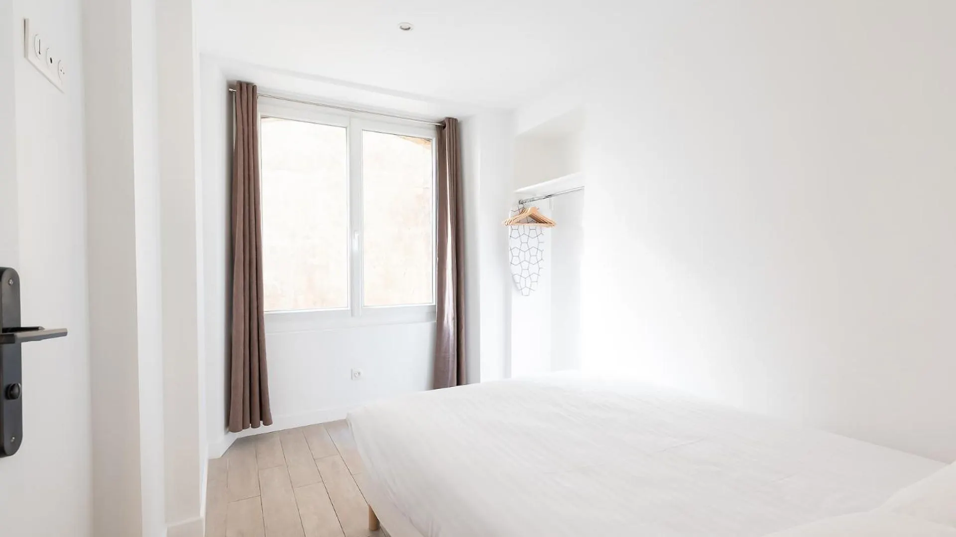 Central Apartment In The Heart Of The Marais With Air Conditioning Paryż Francja