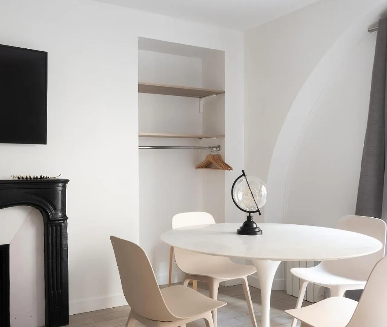 Central Apartment In The Heart Of The Marais With Air Conditioning Paryż 0*,