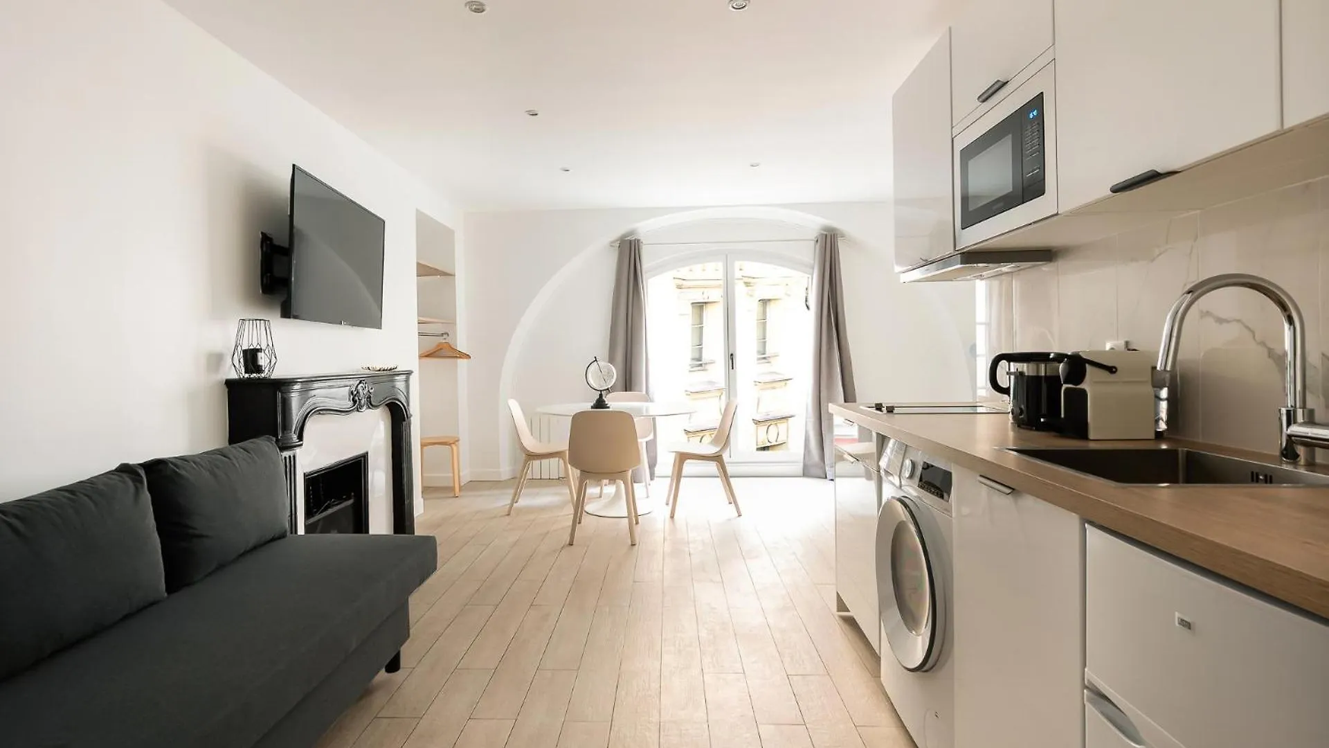 Central Apartment In The Heart Of The Marais With Air Conditioning Paris